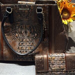 Stylish Brown Crocodile Pattern Bag Set